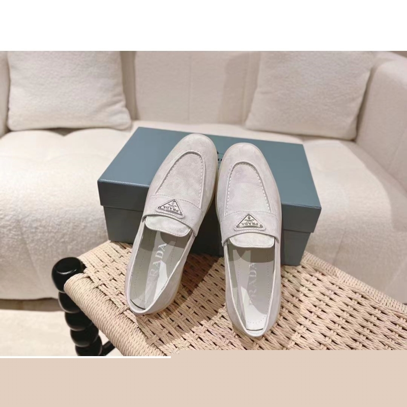 Pra*a leather shoes